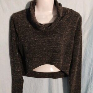 Grey cropped long sleeve shirt. Medium